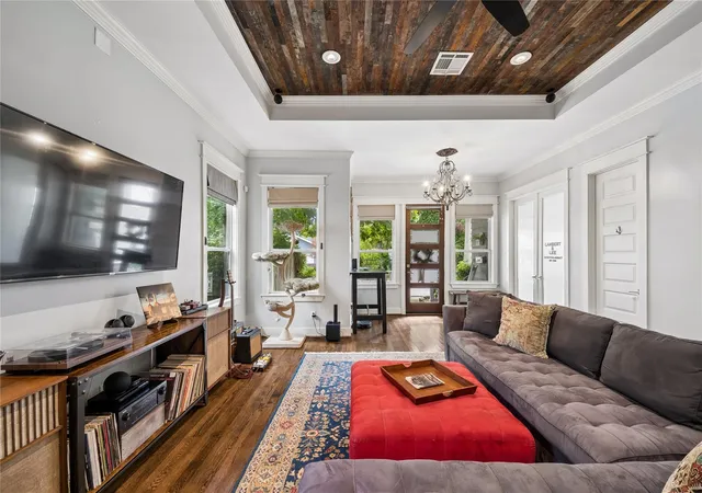 Photo 4 of Single family home for sale at 1105 Tabor St, Houston, TX 77009 | MLS# 91072283 | Listing updated on 2026-09-18