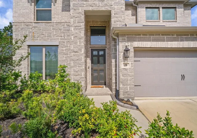 Photo 2 of Single family home for sale at 298 Sky Top Dr, Montgomery, TX 77316 | MLS# 15852405 | Listing updated on 2026-08-16
