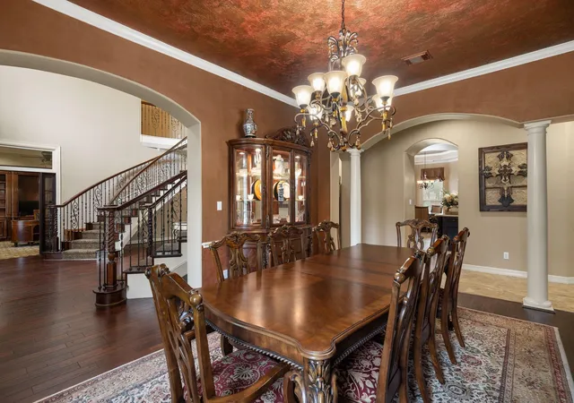 Photo 4 of Single family home for sale at 8214 Forest Gate Dr, Sugar Land, TX 77479 | MLS# 19651921 | Listing updated on 2026-09-28