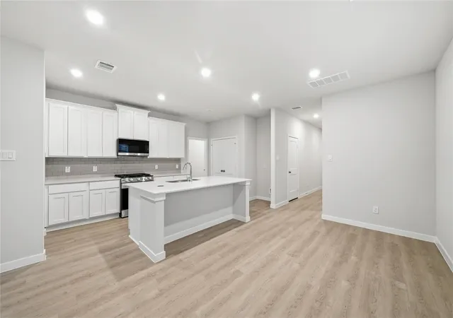 5th image of 6603 Hidden Dunes Dr, Baytown, TX 77521 | MLS# 41970962