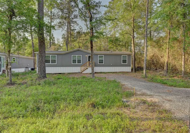 Photo 2 of Single family home for sale at 7996 Tawnyberry Ln, Plantersville, TX 77363 | MLS# 14820092 | Listing updated on 2026-08-04