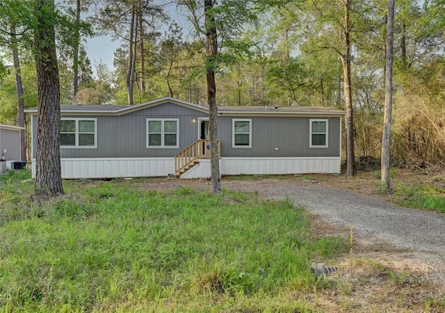 Photo 2 of Single family home for sale at 7996 Tawnyberry Ln, Plantersville, TX 77363 | MLS# 14820092 | Listing updated on 2026-08-04
