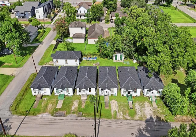 1st image of 2222 Erastus St, Houston, TX 77020 | MLS# 32342302