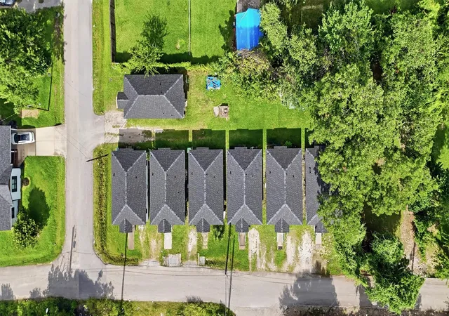 Photo 3 of Multi family home for sale at 2222 Erastus St, Houston, TX 77020 | MLS# 32342302 | Listing updated on 2026-08-19