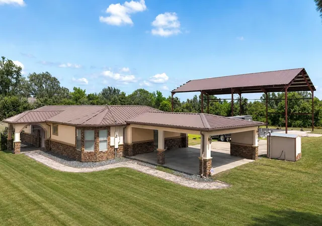 Homes for sale in Wallis, TX | 2114 Penny Lake Dr, Wallis, TX 77485 | MLS# 76867612