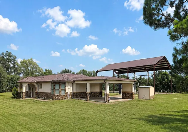 Homes for sale in Wallis, TX | 2114 Penny Lake Dr, Wallis, TX 77485 | MLS# 76867612