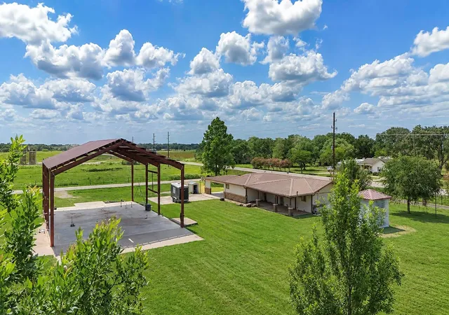 Homes for sale in Wallis, TX | 2114 Penny Lake Dr, Wallis, TX 77485 | MLS# 76867612