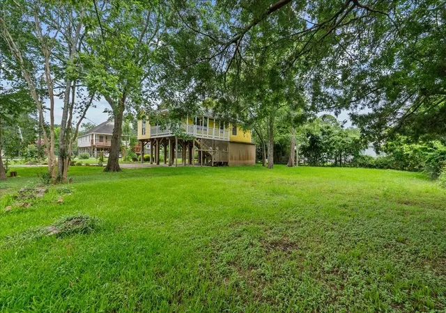 Homes for sale in Kemah, TX | 310 Lakeside Dr, Kemah, TX 77565 | MLS# 86683975