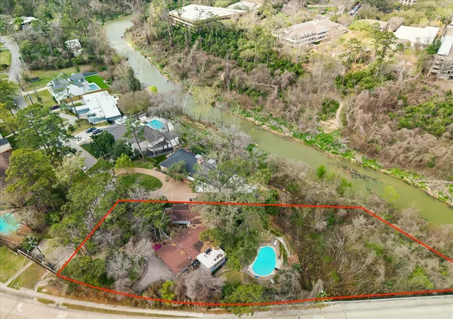 10th image of 202 Pine Hollow Ln, Houston, TX 77056 | MLS# 3014336
