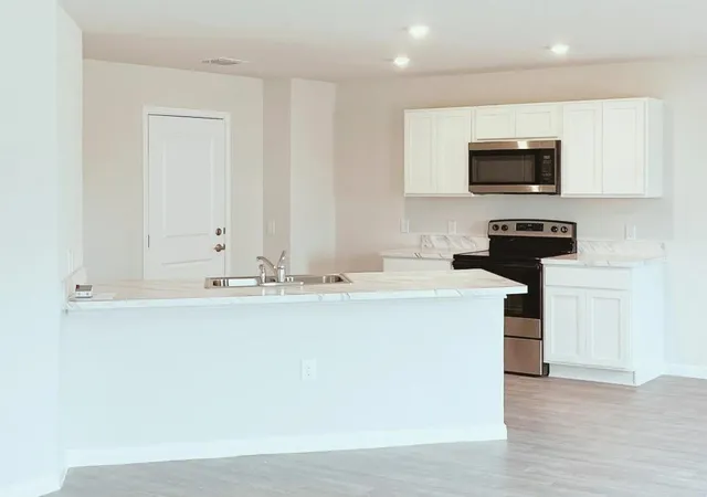 7th image of 111 Sandy Creek Ct, Hudson, TX 75904 | MLS# 37684429