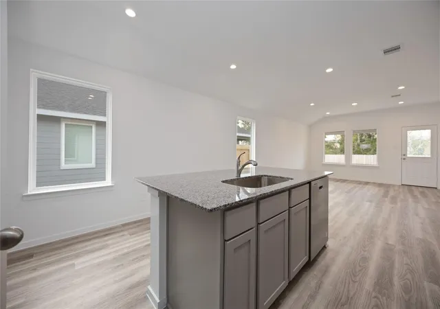 Photo 3 of Single family home for sale at 5104 Greengrass Willow Way, Houston, TX 77048 | MLS# 10103516 | Listing updated on 2026-09-07