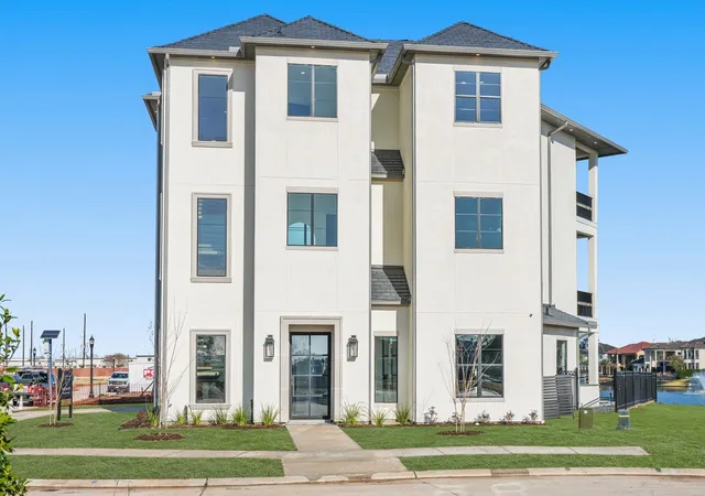 3rd image of 4610 Sunset Cir, Sugar Land, TX 77479 | MLS# 26092357