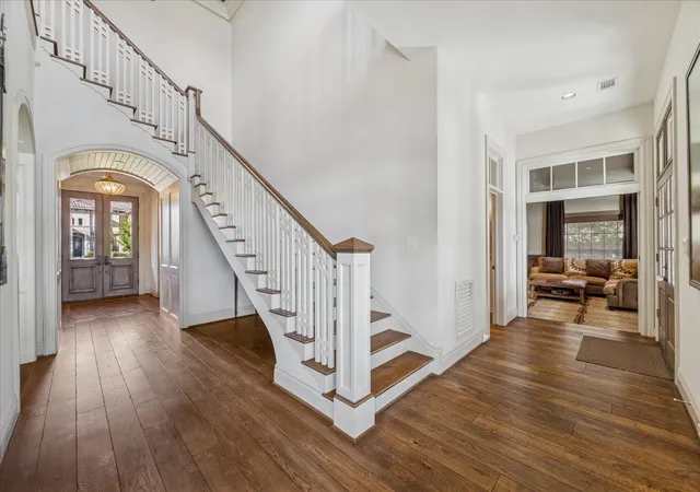 4th image of 24 Miramar Heights Cir, Sugar Land, TX 77479 | MLS# 35761951