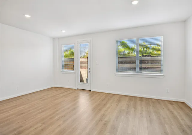 Photo 3 of Single family home for sale at 2160 Blue Heron Dr, Kemah, TX 77565 | MLS# 61918708 | Listing updated on 2026-09-19