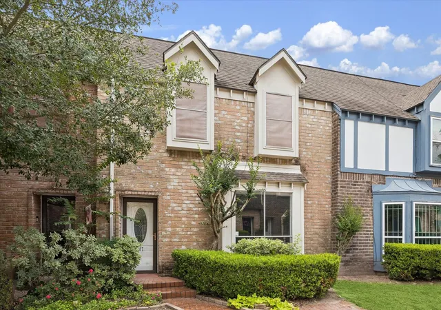 1st image of 840 Threadneedle St #207, Houston, TX 77079 | MLS# 91897162