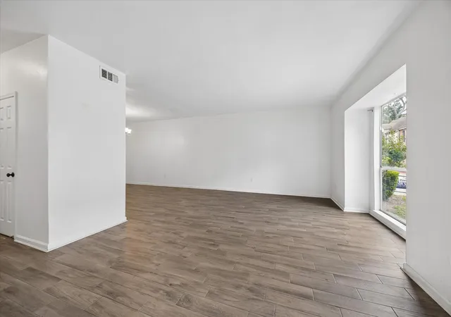 4th image of 840 Threadneedle St #207, Houston, TX 77079 | MLS# 91897162
