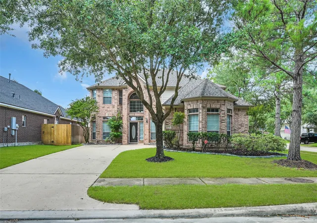 Photo 2 of Single family home for sale at 16731 Mallory Brg Dr, Houston, TX 77095 | MLS# 8645210 | Listing updated on 2026-09-14
