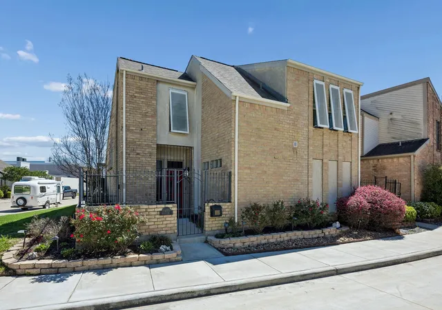 34th image of 9403 Denbury Wy, Houston, TX 77025 | MLS# 97114982
