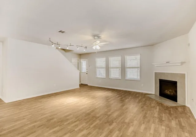 4th image of 16870 Blackberry Lily Ln, Conroe, TX 77385 | MLS# 74053879
