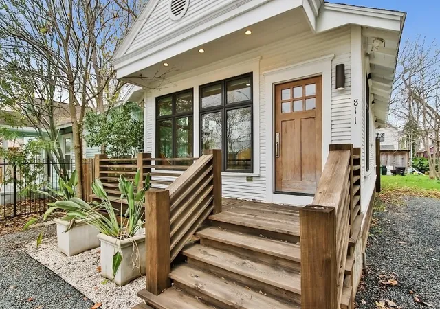 1st image of 811 E 23rd St, Houston, TX 77009 | MLS# 26277602