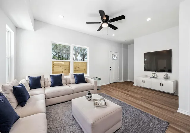 2nd image of 2020 Hampton St #A B, Houston, TX 77088 | MLS# 55226976