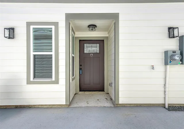 2nd image of 2020 Hampton St, Houston, TX 77088