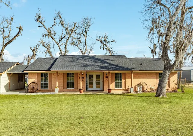 Photo 2 of Sale Pending at 400 Pecan Ests Rd #C616R, Angleton, TX 77515 | MLS# 18536440 | Listing updated on 2026-09-13