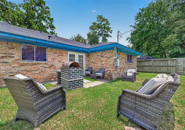 Photo 13 of Single family home for sale at 6011 Knotty Wood Dr, Houston, TX 77092 | MLS# 74615846 | Listing updated on 2026-07-03
