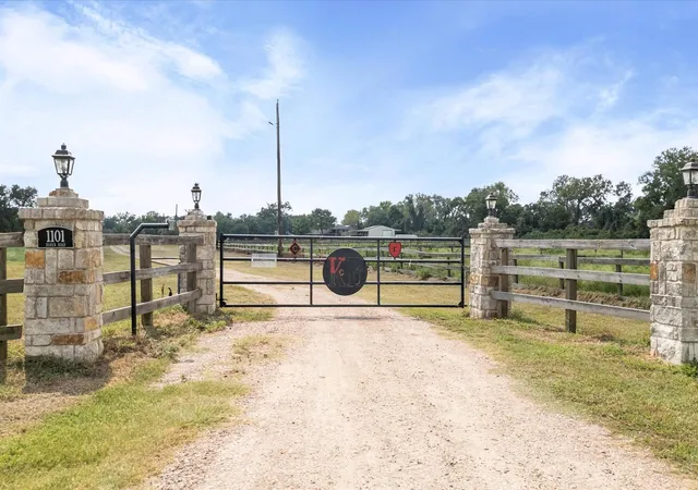 Photo 3 of Single family home for sale at 1101 Baker Rd, Rosenberg, TX 77471 | MLS# 60052772 | Listing updated on 2026-08-11
