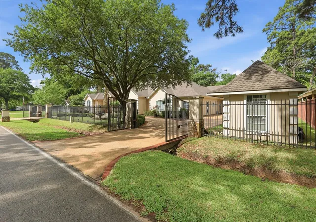 4th image of 21411 Stargrass Dr, Spring, TX 77388 | MLS# 42875384