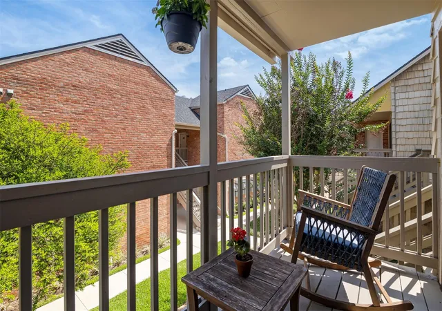 5th image of 2829 Timmons Ln #228, Houston, TX 77027 | MLS# 84954445