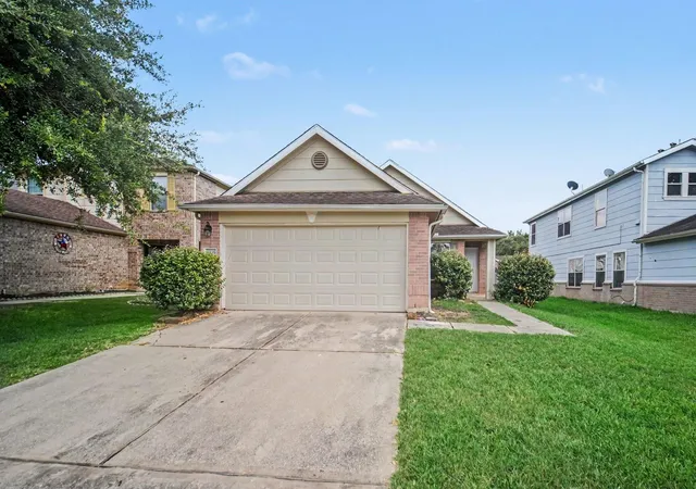 Photo 2 of Single family home for sale at 4406 Twisting Pine Ct, Spring, TX 77373 | MLS# 49052076 | Listing updated on 2026-08-04