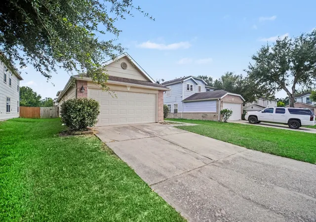 Photo 3 of Single family home for sale at 4406 Twisting Pine Ct, Spring, TX 77373 | MLS# 49052076 | Listing updated on 2026-08-04