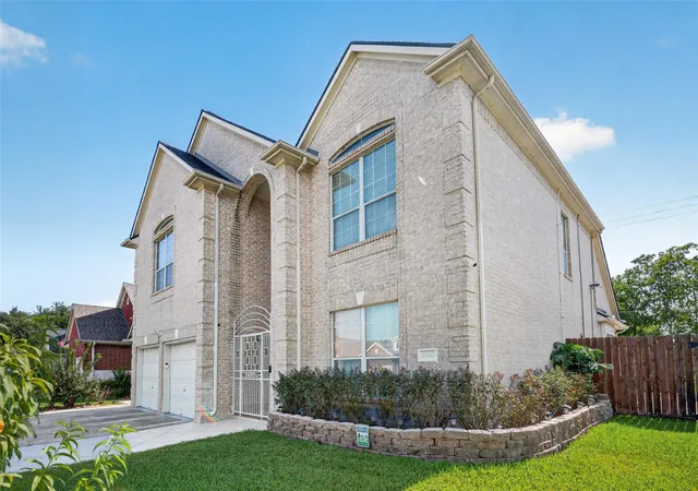 Photo 1 of Single family home for sale at 10102 Lizette Ct, Houston, TX 77075 | MLS# 88784937 | Listing updated on 2026-08-28