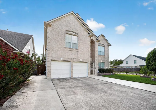 Photo 3 of Single family home for sale at 10102 Lizette Ct, Houston, TX 77075 | MLS# 88784937 | Listing updated on 2026-08-28