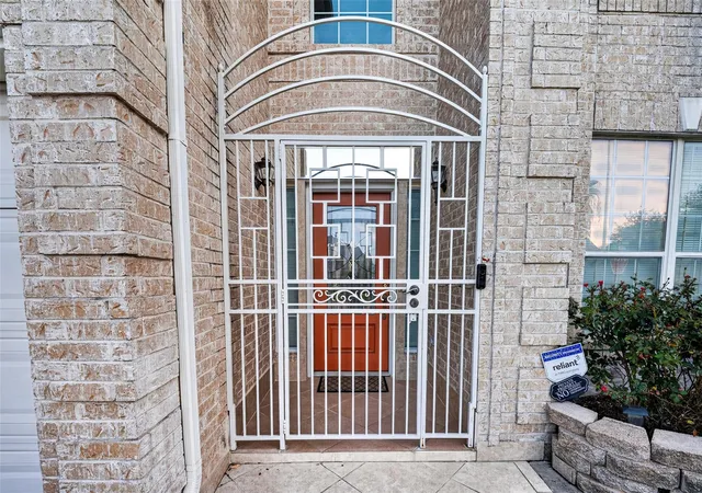 Photo 4 of Single family home for sale at 10102 Lizette Ct, Houston, TX 77075 | MLS# 88784937 | Listing updated on 2026-08-28