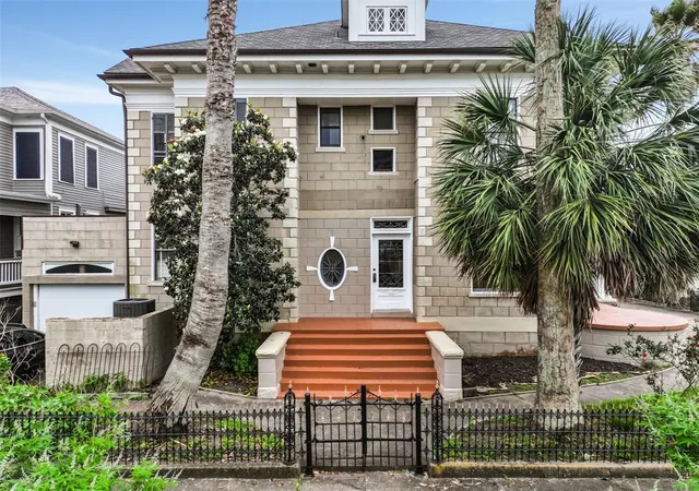 Photo 2 of Single family home for sale at 902 16th St, Galveston, TX 77550 | MLS# 29279758 | Listing updated on 2026-08-02