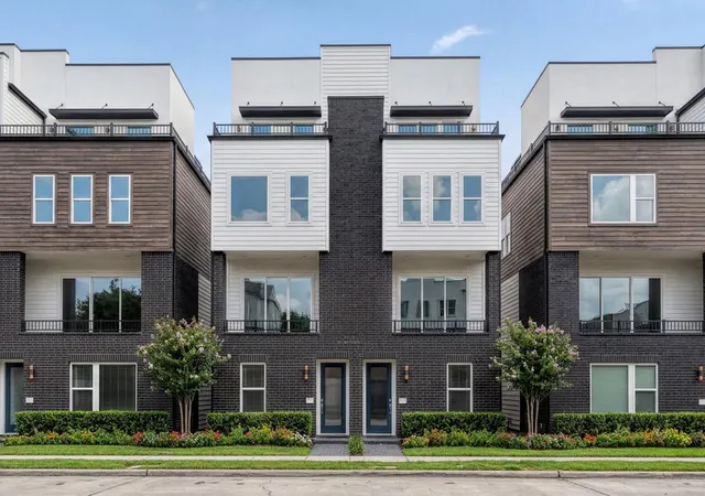Photo 1 of Townhouse for sale at 3 N Saint Charles St #C, Houston, TX 77003 | MLS# 45084312 | Listing updated on 2026-09-11