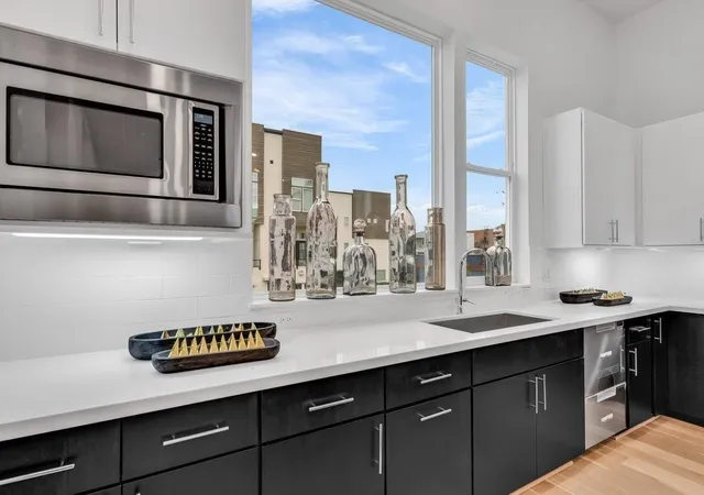 Photo 4 of Townhouse for sale at 3 N Saint Charles St #C, Houston, TX 77003 | MLS# 45084312 | Listing updated on 2026-09-11