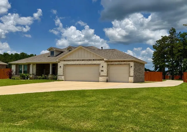 Photo 1 of Single family home for sale at 16645 Crosby St, Conroe, TX 77303 | MLS# 60126369 | Listing updated on 2026-09-11
