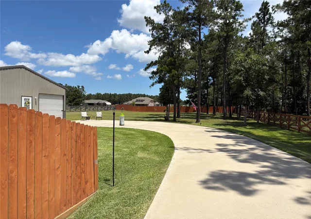 Photo 2 of Single family home for sale at 16645 Crosby St, Conroe, TX 77303 | MLS# 60126369 | Listing updated on 2026-09-11