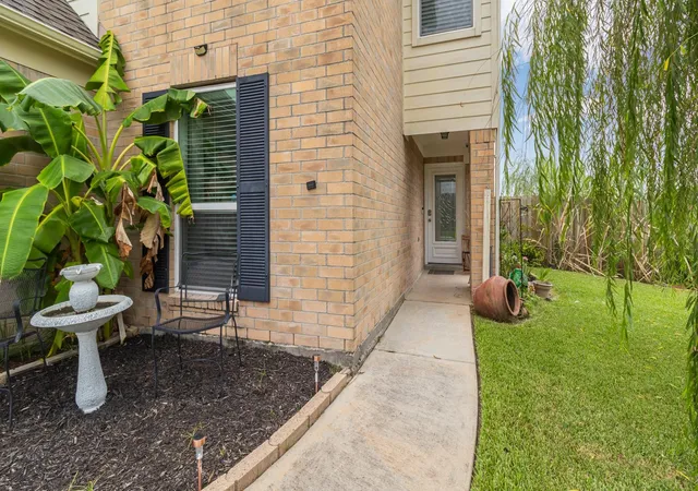 Photo 3 of Single family home for sale at 18743 N Young Elm Cir, Houston, TX 77073 | MLS# 86276677 | Listing updated on 2026-08-19