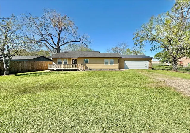 Homes for sale in West Columbia, TX | 124 Bennett St, West Columbia, TX 77486 | MLS# 40353533