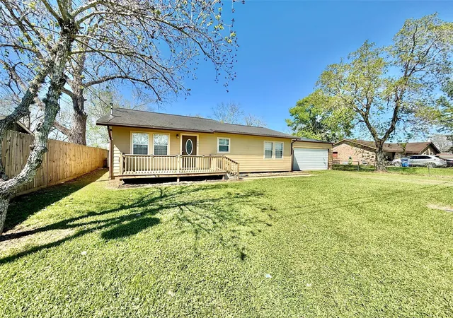 Homes for sale in West Columbia, TX | 124 Bennett St, West Columbia, TX 77486 | MLS# 40353533
