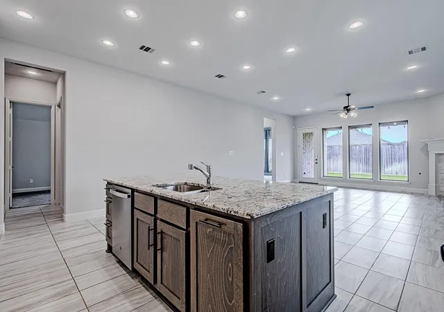 3rd image of 4002 Maple Glen Dr, Fulshear, TX 77441 | MLS# 37274187