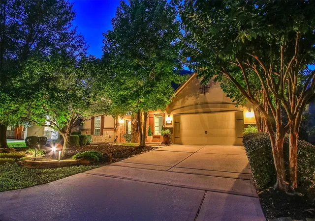 2nd image of 35 N Swanwick Pl, Tomball, TX 77375 | MLS# 83798908