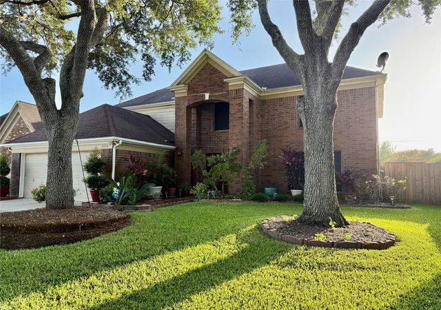 Photo 1 of Single family home for sale at 4010 Ivywood Dr, Pearland, TX 77584 | MLS# 21011781 | Listing updated on 2026-09-17