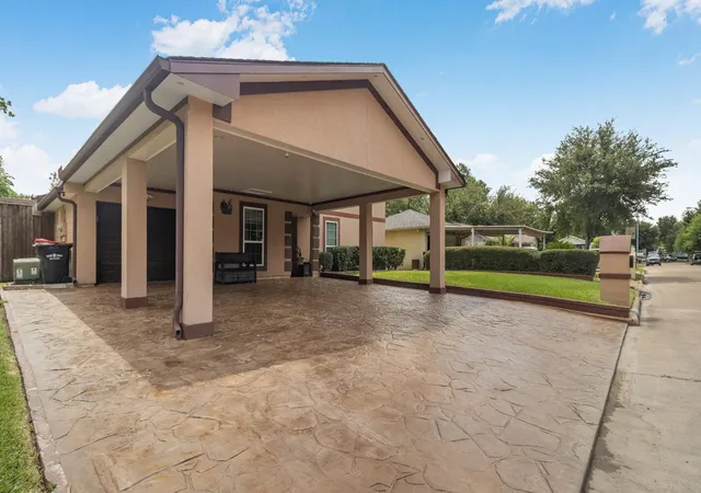 Photo 3 of Single family home for sale at 10158 Scotsbrook Dr, Houston, TX 77038 | MLS# 87803406 | Listing updated on 2026-09-10