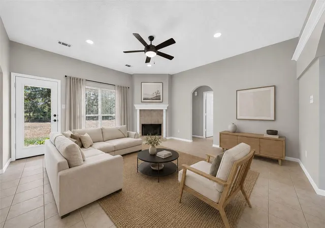 Photo 3 of Single family home for sale at 10546 Fawn Mist Dr, Conroe, TX 77303 | MLS# 21306390 | Listing updated on 2026-09-12