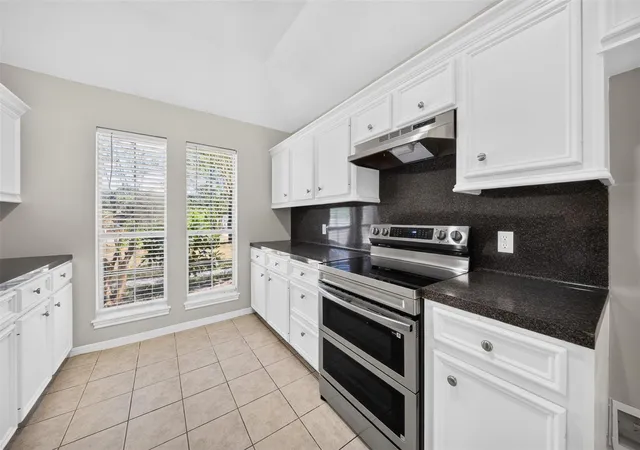 Photo 3 of Single family home for sale at 10546 Fawn Mist Dr, Conroe, TX 77303 | MLS# 21306390 | Listing updated on 2026-10-12